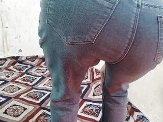 Village gal ko paise dekar jabar dasti pela