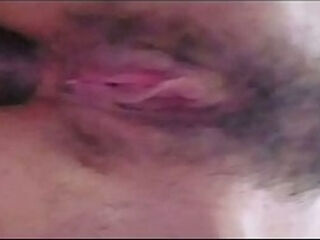 Sexo anal na novinha peluda