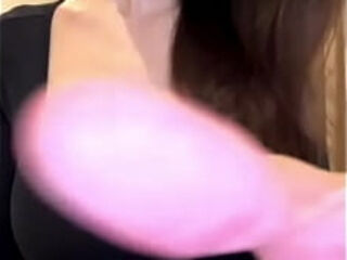 My friend&#039_s mummy flashes good-sized baps