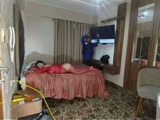 XIMENITA PIDE AYUDAR PARA QUE ARREGLEN SU TELEVISOR Y LA TERMINAN FOLLANDO DURO Y PAREJO