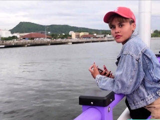 Curvy Thai MILF amateur gets picked up