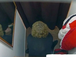 Ample cougar pokes the masseur