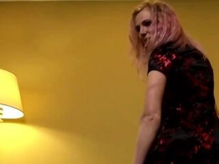 Inexperienced cougar platinum-blonde Sabrina