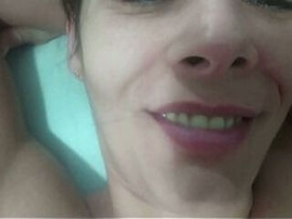 Garoto novinho perdendo a virgindade com minha esposa,ele encheu a buceta dela de porra