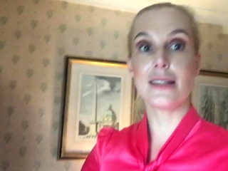 Brit light-haired cougar Jane Bond solo getting off