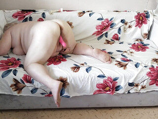 Stepmother spends time fapping her fat furry coochie with playthings