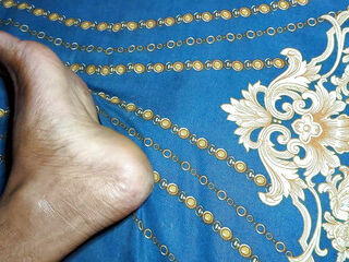 Desi grubby chatting hoe housewife takes the salami so great!