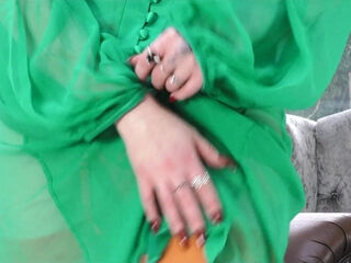 Sexy Curvy Busty Fat-assed Redhead MILF Zara DuRose Shows Of Her Charms & Fucks Her Cunt With a Dildo