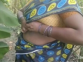 Indian housewife aunty outdoor sex