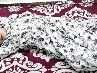Bhabhi ko step stepsister ko shower me jabar dasti pakad ke pel diya