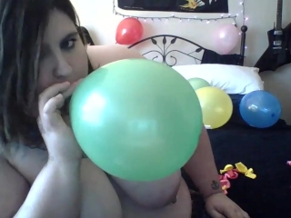 Balloon fellate Up and Pop with plus-size stunner
