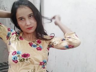 Desi jwan step sista ko ghar me pela