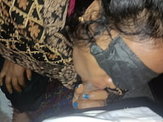 Pinky Bhabhi took her brother-in-law&#039_s manhood, took out the testicle tonic and kept it in her facehole all night