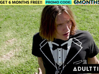 ADULT TIME - huge Naturals stunner Payton Preslee Lets idiot nubile ravage Her Pierced cooch And Giant mounds!