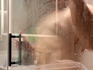 Inexperienced close up pulverizing