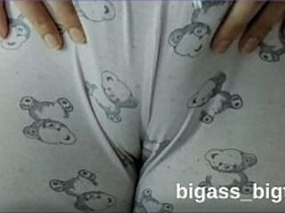 CAMEL TOE- PUSSY İN PAJAMAS- RUBBİNG PUSSY İN PAJAMAS