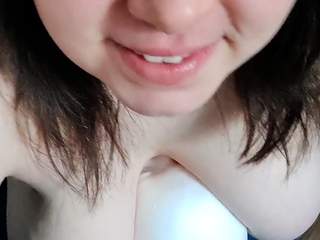 Brown-haired Solo web cam getting off