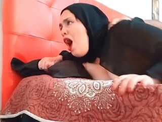 Chubby Arab Stepmom's Got Her Pussy Pounded