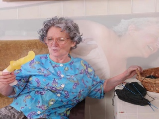 OmaHoteL Mature and grandmother playing Slideshow