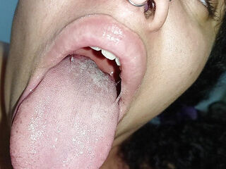 Jiggly wild throat flashing what she knows how to do with a horny weenie