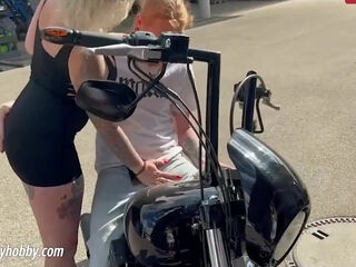 Tatted Germany tramp deep throats prick and drills in doggie-style in public