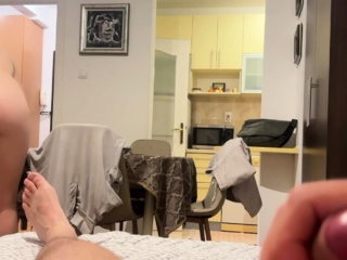 He is jerking off a while his stepsister is showing