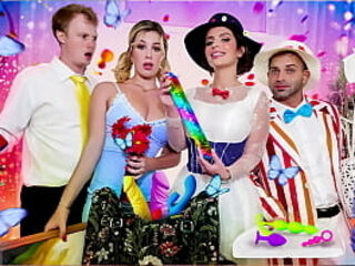 Magical Merry Mary&#039_s Poppin vag - Alexa Payne, Ashley Alexander, JImmy Michaels, Nicky Rebel