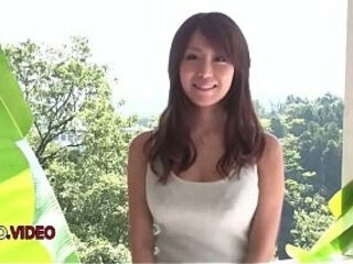 Sensual Japanese MILF Chihiro Akino enjoys steamy outdoor creampie