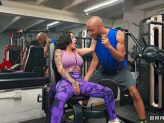 Dwayne Foxxx And The Official Egypt In Sneaky Public Gym tear up